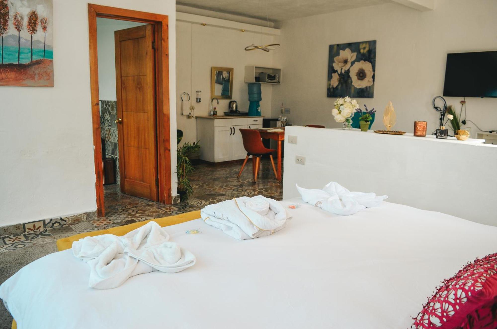 Tiberias By Luxury Atitlan Villa San Pedro La Laguna Eksteriør billede